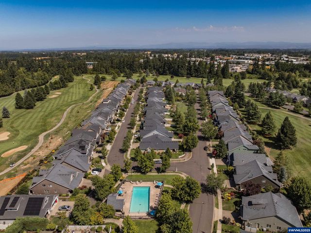 494 Troon Av, Woodburn, OR 97071