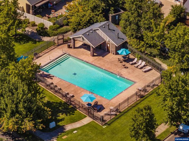494 Troon Av, Woodburn, OR 97071