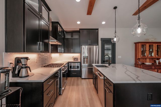 494 Troon Av, Woodburn, OR 97071
