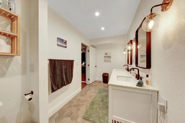 2257 Worden ST 2, San Diego, CA 92107