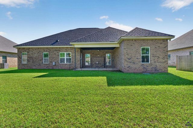 114 Gracetree Way, Kathleen, GA 31047