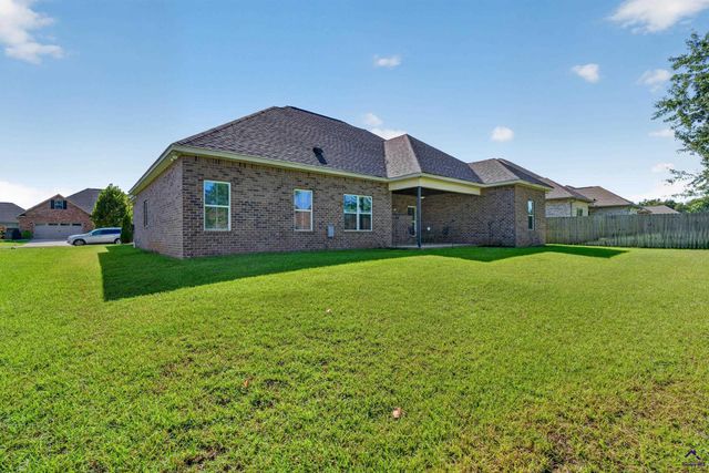 114 Gracetree Way, Kathleen, GA 31047