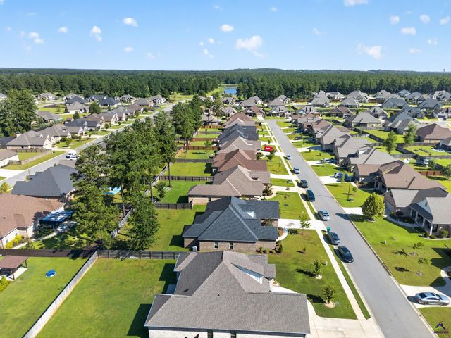 114 Gracetree Way, Kathleen, GA 31047