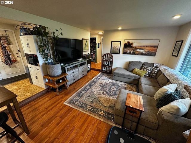 2345 CIRCLE Dr, Roseburg, OR 97471