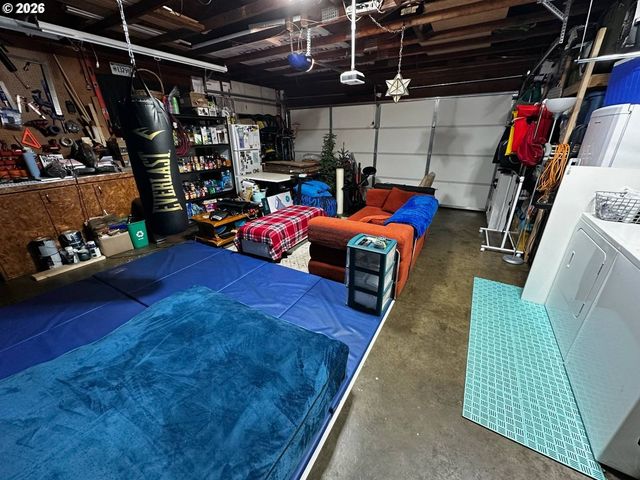 2345 CIRCLE Dr, Roseburg, OR 97471