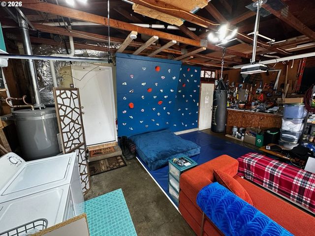 2345 CIRCLE Dr, Roseburg, OR 97471