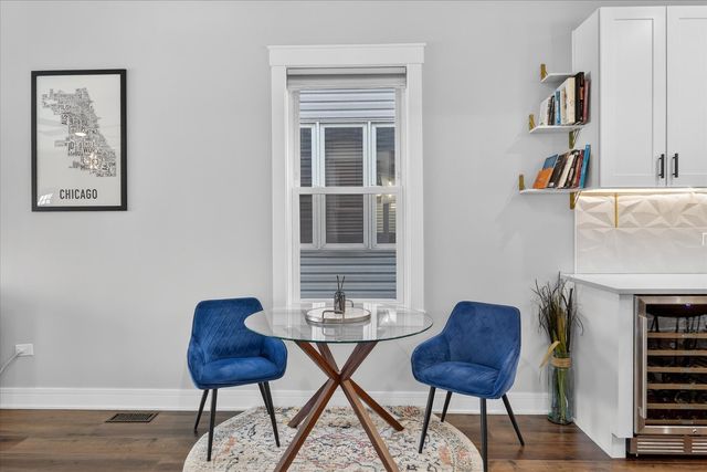 3426 N ALBANY Avenue, Chicago, IL 60618