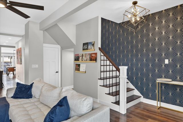 3426 N ALBANY Avenue, Chicago, IL 60618