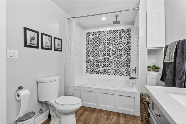 3426 N ALBANY Avenue, Chicago, IL 60618