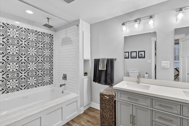 3426 N ALBANY Avenue, Chicago, IL 60618