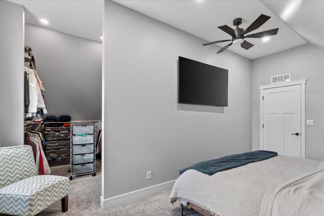 3426 N ALBANY Avenue, Chicago, IL 60618