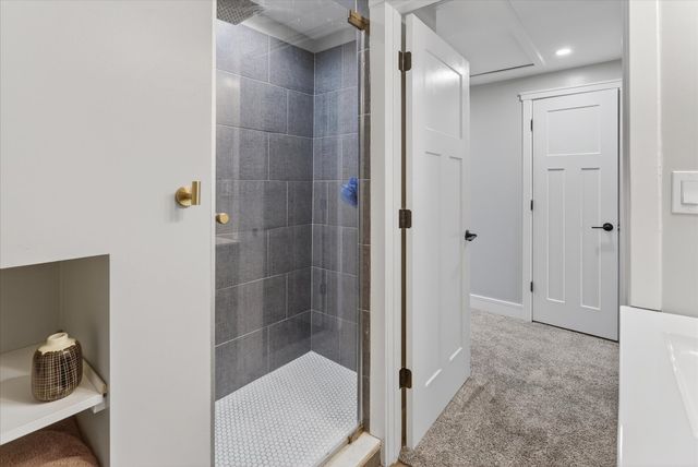 3426 N ALBANY Avenue, Chicago, IL 60618