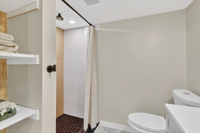 3426 N ALBANY Avenue, Chicago, IL 60618