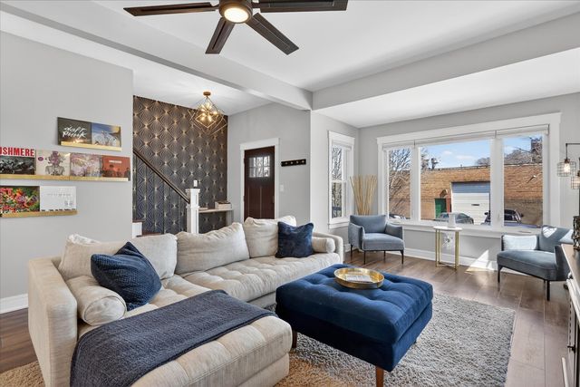 3426 N ALBANY Avenue, Chicago, IL 60618