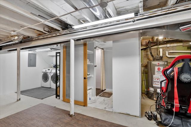 3426 N ALBANY Avenue, Chicago, IL 60618