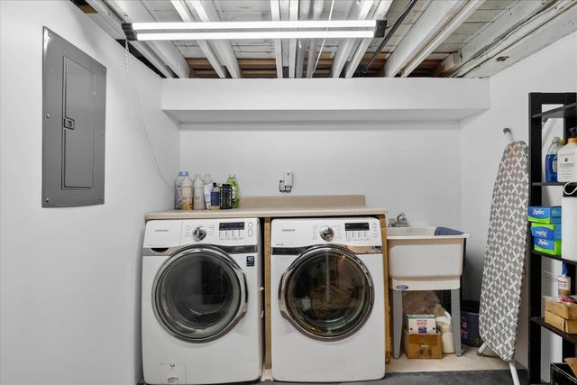 3426 N ALBANY Avenue, Chicago, IL 60618