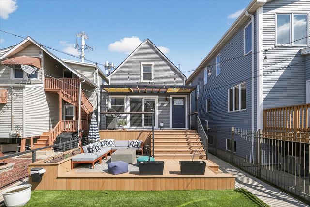 3426 N ALBANY Avenue, Chicago, IL 60618