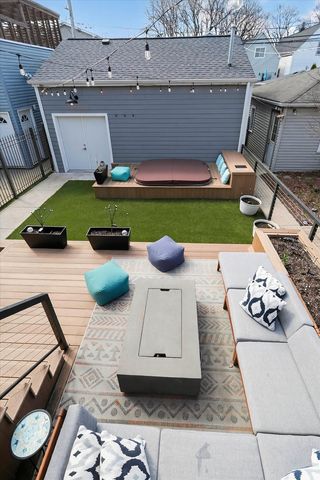 3426 N ALBANY Avenue, Chicago, IL 60618