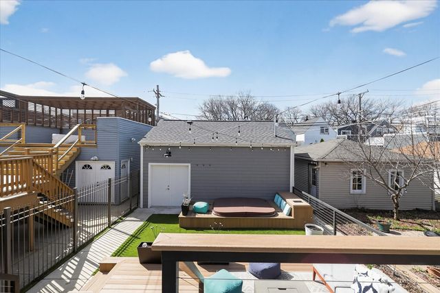 3426 N ALBANY Avenue, Chicago, IL 60618