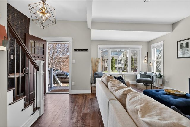 3426 N ALBANY Avenue, Chicago, IL 60618