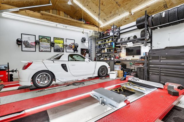 3426 N ALBANY Avenue, Chicago, IL 60618