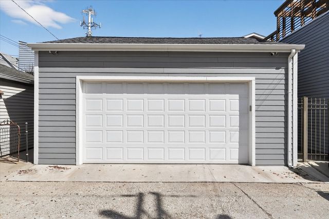 3426 N ALBANY Avenue, Chicago, IL 60618