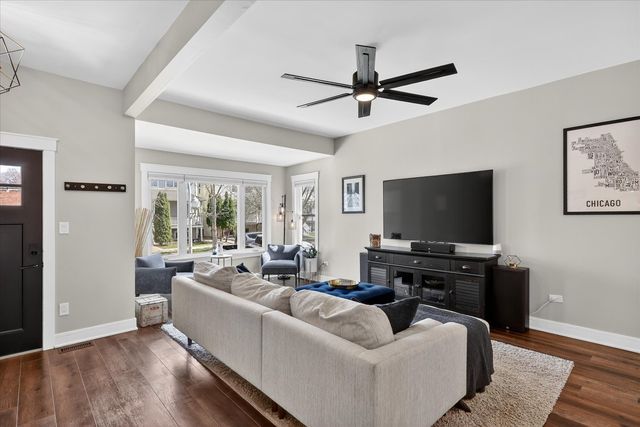 3426 N ALBANY Avenue, Chicago, IL 60618