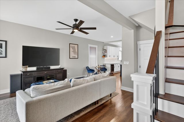 3426 N ALBANY Avenue, Chicago, IL 60618