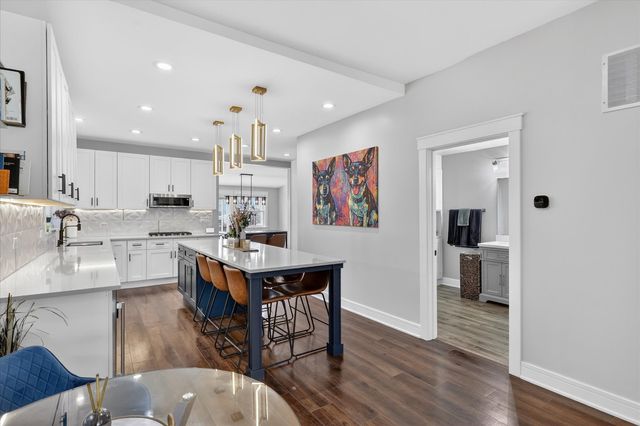 3426 N ALBANY Avenue, Chicago, IL 60618