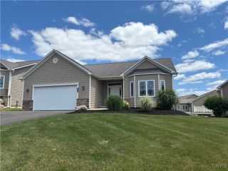 105 Austin Meadows Drive South, Manlius, NY 13104