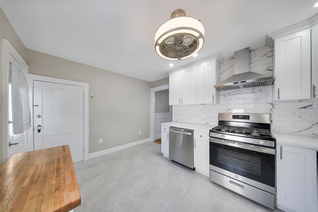 52 Hovey St, Quincy, MA 02171