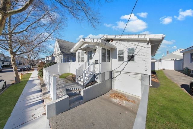 52 Hovey St, Quincy, MA 02171