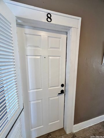128 W Magnolia Ave Apt 8, San Antonio, TX 78212