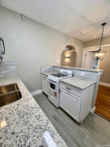 128 W Magnolia Ave Apt 8, San Antonio, TX 78212