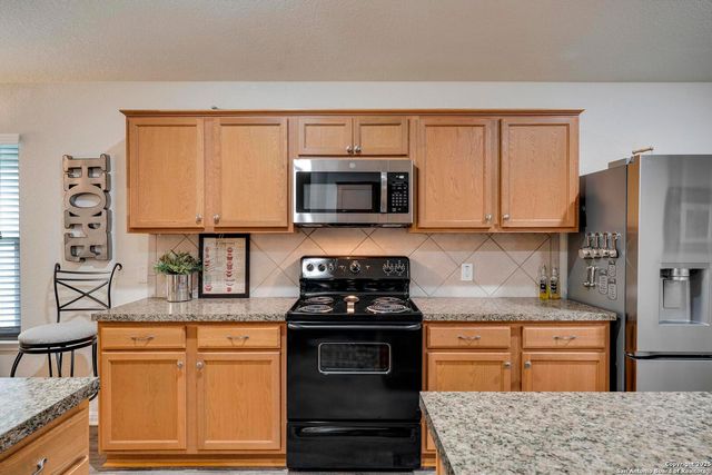 6546 Charles Field, San Antonio, TX 78238