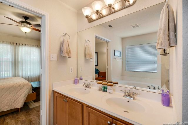 6546 Charles Field, San Antonio, TX 78238