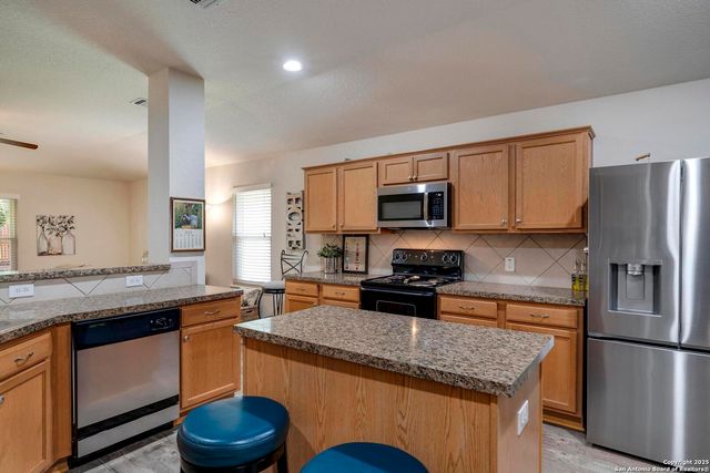 6546 Charles Field, San Antonio, TX 78238