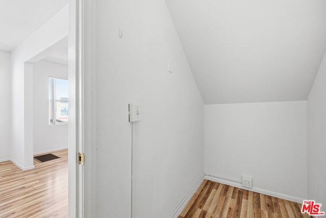 3611 W 4th Street, Los Angeles, CA 90020