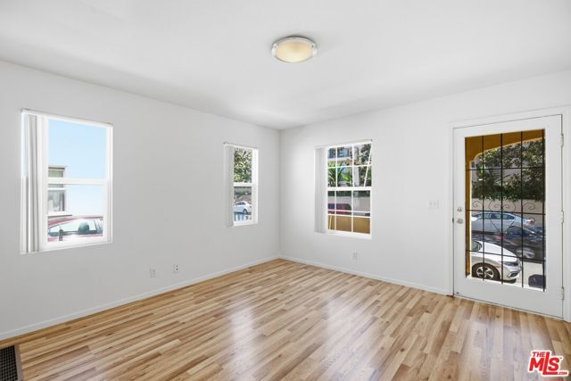 3611 W 4th Street, Los Angeles, CA 90020