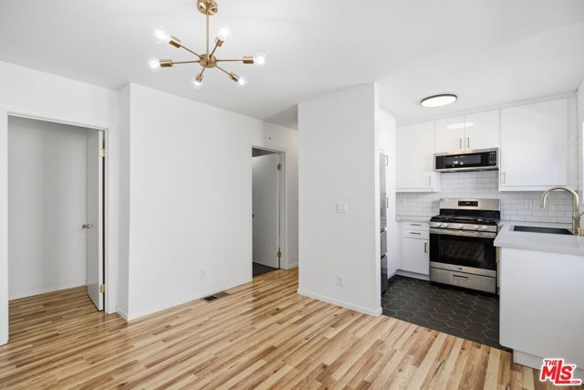 3611 W 4th Street, Los Angeles, CA 90020