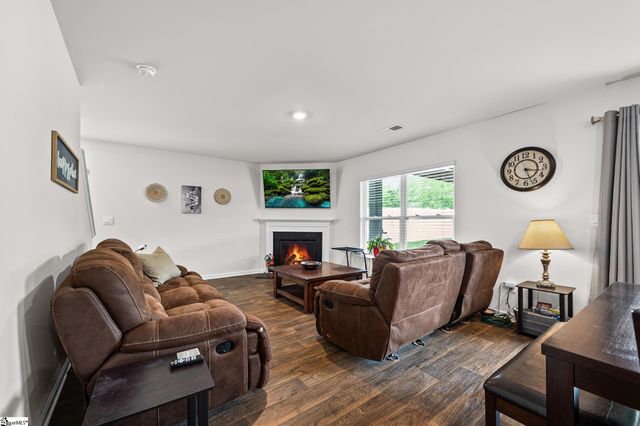 500 Ashwood Way, Easley, SC 29640