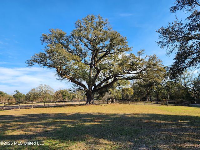 5378 Menge Avenue, Pass Christian, MS 39571