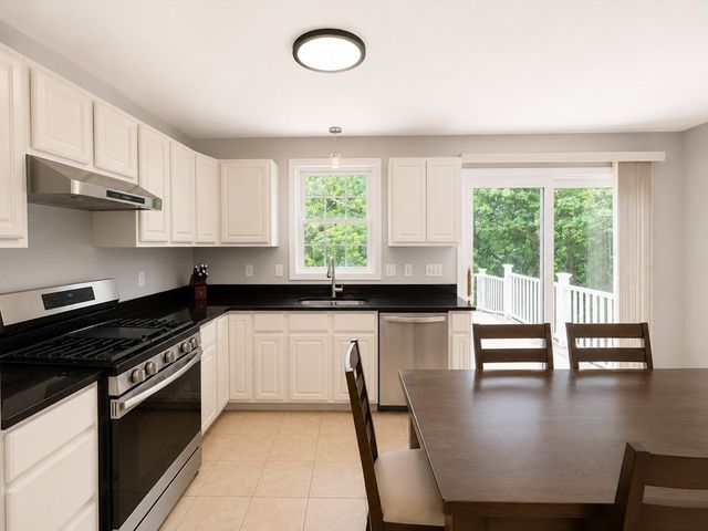 16 Parker St 16, Quincy, MA 02169