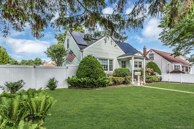 93 Gilroy Avenue, Uniondale, NY 11553