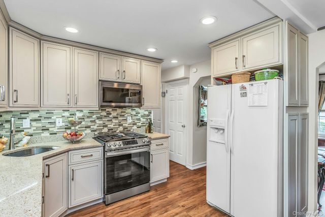 93 Gilroy Avenue, Uniondale, NY 11553