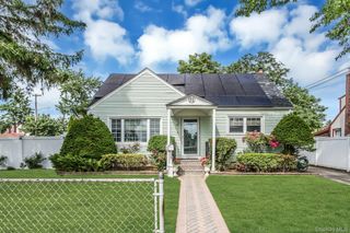 93 Gilroy Avenue, Uniondale, NY 11553