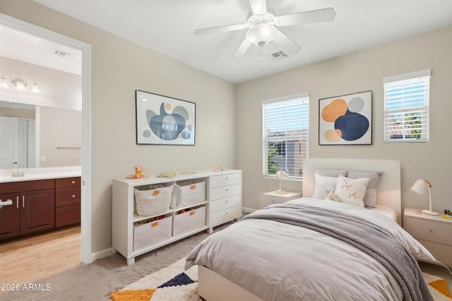 945 W YELLOWSTONE Way, Chandler, AZ 85248