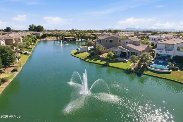 945 W YELLOWSTONE Way, Chandler, AZ 85248