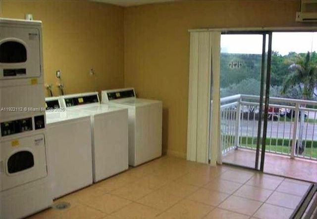 405 S Pine Island Rd 413D, Plantation, FL 33324