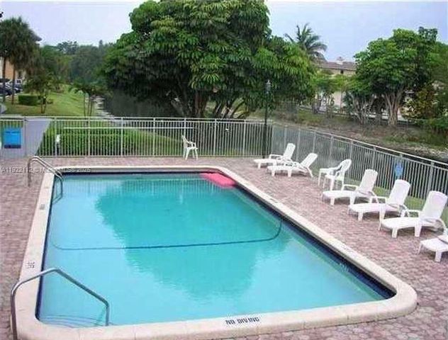 405 S Pine Island Rd 413D, Plantation, FL 33324